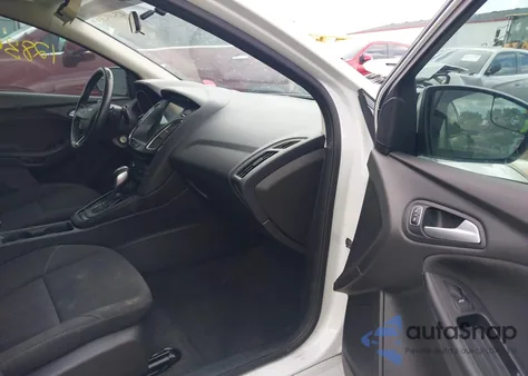 2015 Ford Focus Se z USA, uszkodzony, nr VIN 1FADP3K22FL378590